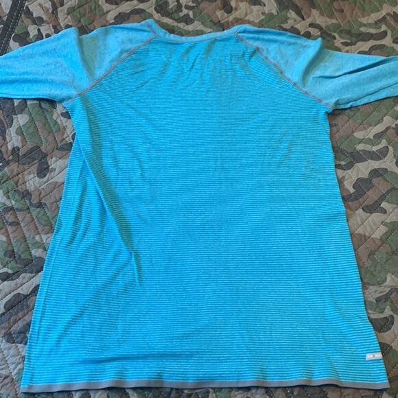 DANSKIN, NOW, Dri-more, long sleeve, thumb holes, semi-fitted, great condition - Picture 6 of 10